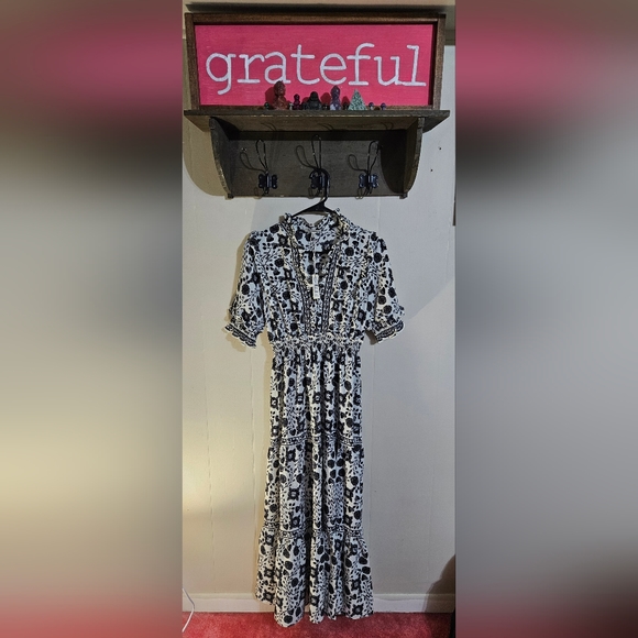 MAX STUDIO SHORT SLEEVE V-NECK MAXI DRESS - Picture 1 of 6